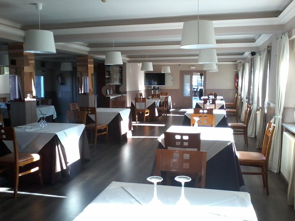 Hotel Buenos Aires Villafria ภายนอก รูปภาพ