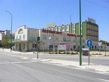 Hotel Buenos Aires Villafria ภายนอก รูปภาพ