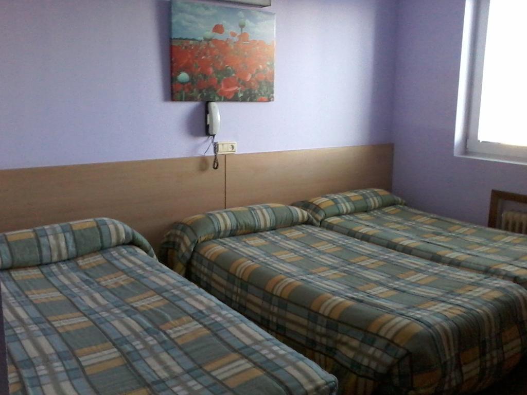 Hotel Buenos Aires Villafria ภายนอก รูปภาพ