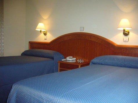 Hotel Buenos Aires Villafria ภายนอก รูปภาพ