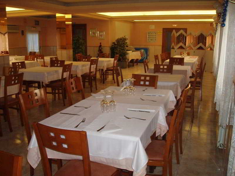 Hotel Buenos Aires Villafria ภายนอก รูปภาพ