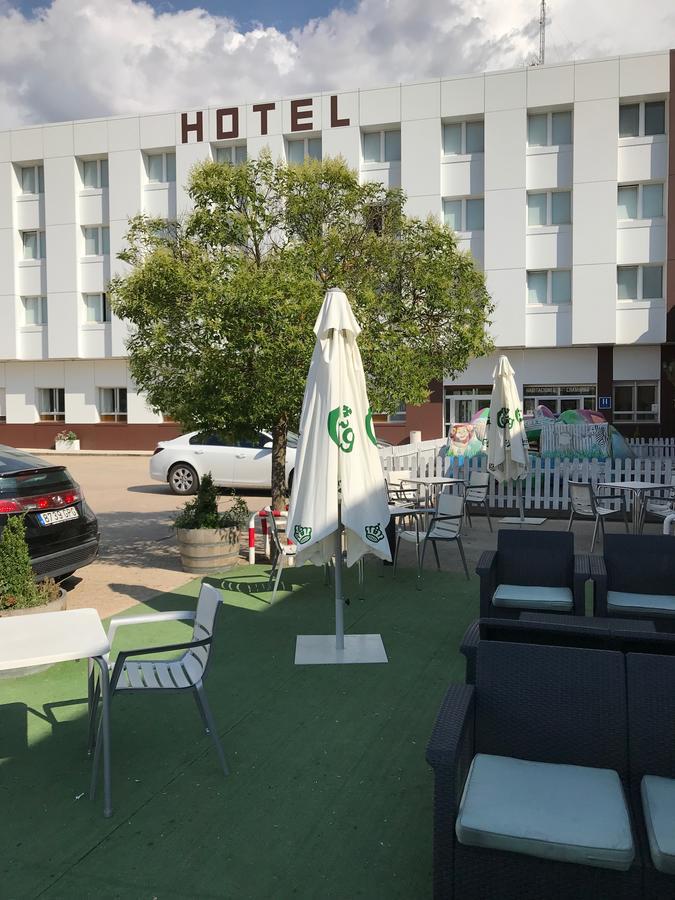 Hotel Buenos Aires Villafria ภายนอก รูปภาพ