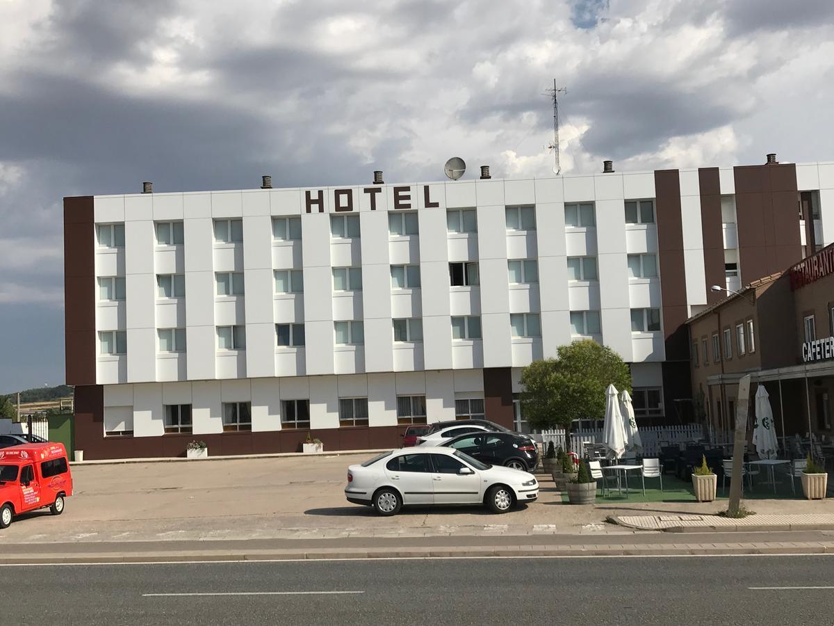 Hotel Buenos Aires Villafria ภายนอก รูปภาพ