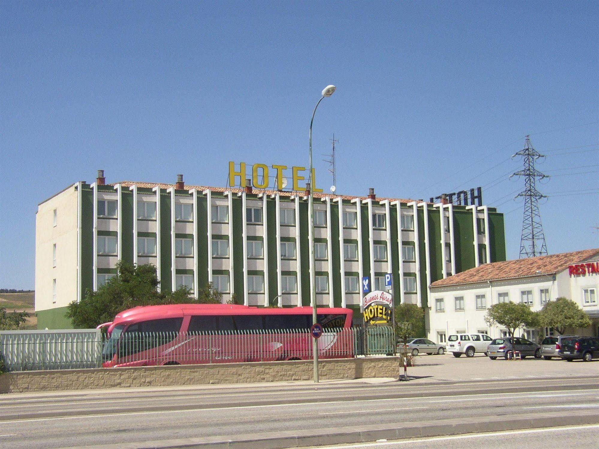 Hotel Buenos Aires Villafria ภายนอก รูปภาพ